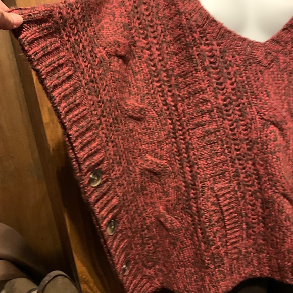 American Eagle Cape Sweater / Poncho - Picture 4 of 16